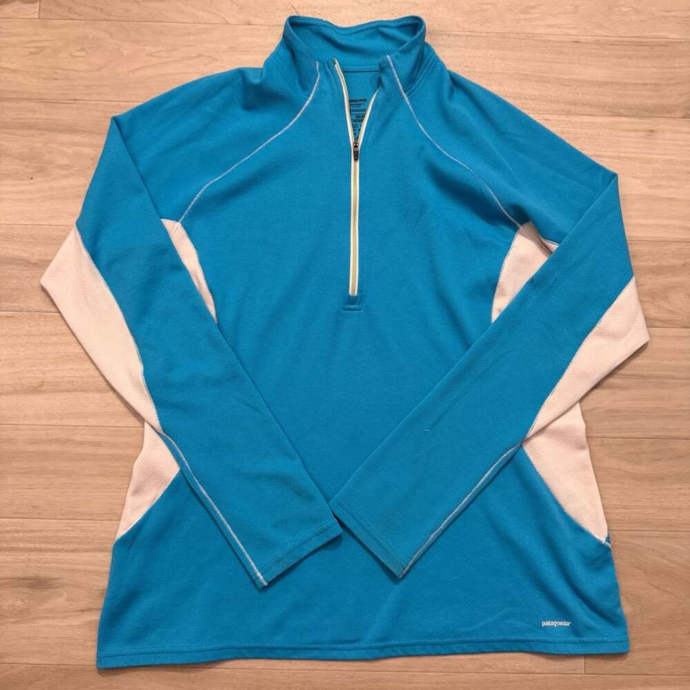 Patagonia Women's 1/4 Zip Long Sleeve Activewear Top in Teal and White